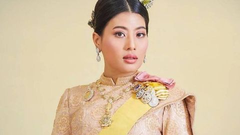 Mojarolar malikasi: Tailand qirolining barcha unvonlaridan mahrum etilgan qizi haqida