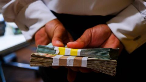 Toʻrtkoʻlda quruvchi xorijlik ishchilariga ochilgan maʼmuriy ishni yopish uchun pul taklif qildi