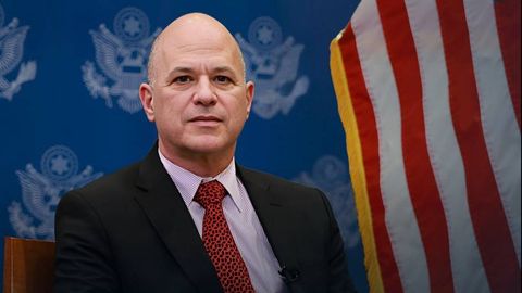 AQSH elchisi otishmada halok bo‘lgan o‘zbekistonlik talabaning yaqinlariga hamdardlik bildirdi