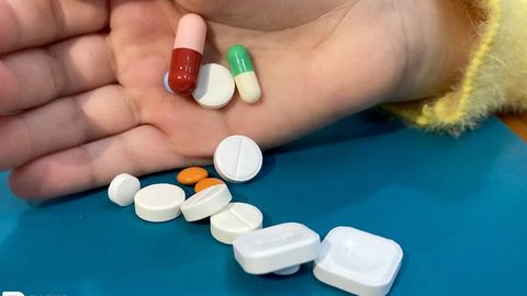 “3-4 mingdan ortiq dori narxi tushadi”. Abdulla Azizov — referent narxlar qayta ko‘rib chiqilishi haqida