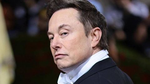 Маск 600 млрд долларлик бойликка эга тарихдаги биринчи одам бўлди