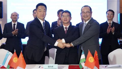 Хитой—Қирғизистон—Ўзбекистон темир йўлини молиялаштириш бўйича битим имзоланди