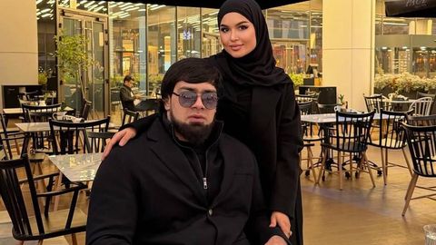 Феруза Норматова турмуш ўртоғи билан қандай танишгани ва вайнларда бошқа суратга тушмаслиги ҳақида гапирди