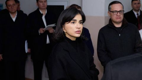«Нагрузка колоссальная, а условия и возможности не требуют комментариев» — Саида Мирзиёева посетила поликлинику в Ургуте