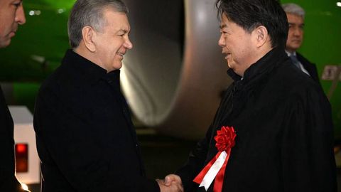Шавкат Мирзиёев расмий ташриф билан Токиога борди