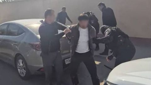 Surxondaryoda fuqarolarga tahdid qilib, pul undirish bilan shugʻullangan jinoiy guruh fosh boʻldi