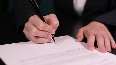 Qoraqalpogʻistonda tadbirkorni aldab, uning toʻyxonasini oʻz nomiga rasmiylashtirib olgan shaxs aniqlandi