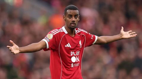 Aleksander Isak Shvetsiyada 2025-yilning eng yaxshi futbolchisi deb topildi