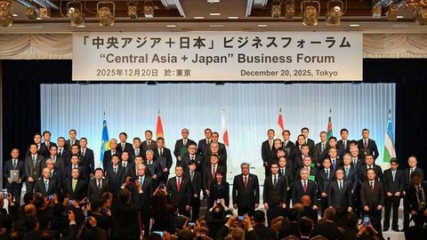 Shavkat Mirziyoyev “Markaziy Osiyo+Yaponiya” muloqotining biznes forumida qatnashdi