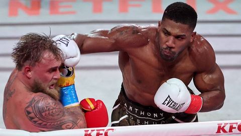 Бокс. Собиқ чемпион Энтони Жошуа  блогер Жейк Полни нокаутга учратди (видео)