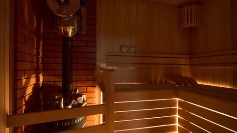 Yaponiyada er-xotin saunada qamalib qolib, yong‘indan halok bo‘ldi