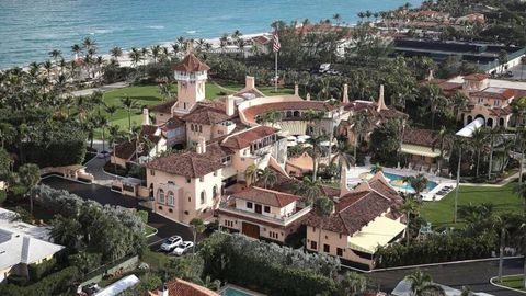 Трамп қароргоҳи томон учаётган самолёт тутиб олинди