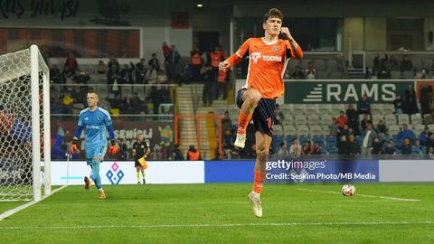 Eldor Shomurodov Turkiya Superligasi birinchi davrasining ramziy jamoasidan o‘rin oldi 