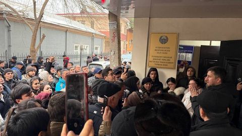 Pullarimizni kim olib beradi? Credit House ishi sudda ko‘rilmoqda