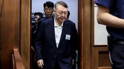 Janubiy Koreyaning sobiq prezidenti 10 yilga qamalishi mumkin