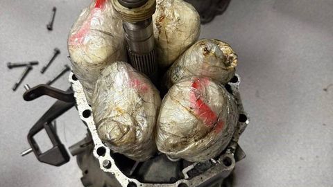 Пресечена попытка ввоза из России крупной партии мефедрона, спрятанного внутри автозапчасти (видео)