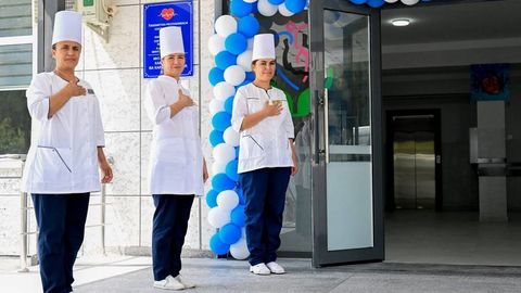 “Шифохоналарда 12 минг 600 та бўш иш ўрни бор” — Асилбек Худаяров тиббий ходимлар етишмаётганини айтди