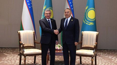 Shavkat Mirziyoyev va Nursulton Nazarboyev yaqinlashib kelayotgan Yangi yil bilan bir-birini qutladi