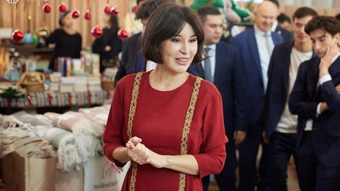 Ziroat Mirziyoyeva bolalar bilan birgalikda inklyuziv xayriya festivalining Yangi yil tadbirida qatnashdi