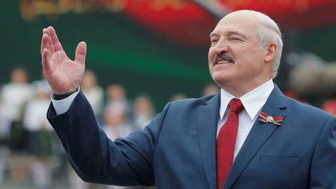 Lukashenko 20 nafar siyosiy mahbusni afv etdi
