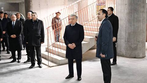 Шавкат Мирзиёев ознакомился со строительством подземной парковки и пешеходного перехода в Новом Ташкенте