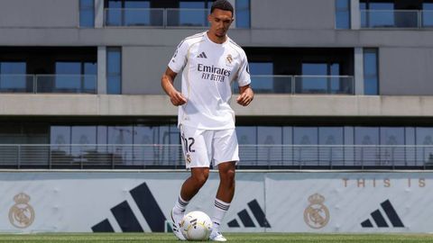 Aleksander-Arnoldga APLning 3 ta klubi qiziqish bildirmoqda