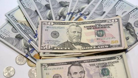 Ўзбекистонда доллар курси 12 минг сўмдан тушди