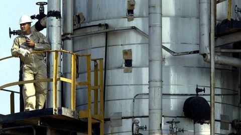 Венесуэладаги воқеалар сабаб нефть нархи тушиб кетди