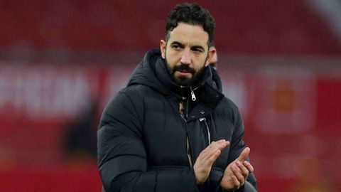 “Манчестер Юнайтед” Фергюсондан кейин мураббийлар компенсациялари учун 100 млн фунт сарфлаган