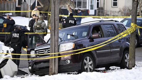 AQSH immigratsiya xodimi ayolni otib o‘ldirdi (video)