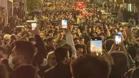 Эронда намойишлар: камида 45 киши ҳалок бўлди, мамлакатда интернет узиб қўйилди