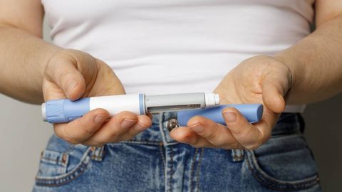 Ozdiruvchi inyeksiyani to‘xtatganlar vazni parhez qiladiganlarnikidan to‘rt baravar tez qaytadi — tadqiqot