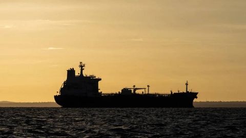 АҚШ Кариб денгизида Венесуэлага тегишли яна бир нефть танкерини қўлга олди (видео)