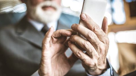 “Ўлдингми?”: Хитойда ёлғиз яшовчилар учун ноодатий дастур оммалашмоқда