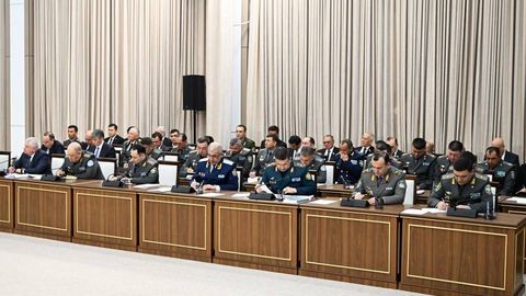 Kontrakt asosida xizmat qilayotgan oddiy askar va serjantlarning maoshi 10 foizga oshiriladi