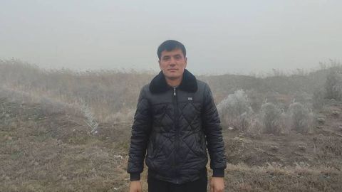 Фарғонада буйруқни бажаргани учун ноҳақ ишдан олинган мактаб директори лавозимига қайта тикланди