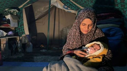 Иситиш воситалари тақиқланган: Ғазода яна 3 нафар бола совуқдан ҳалок бўлди