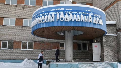 Сибирда 9 нафар чақалоқ вафот этган туғуруқхона шифокорлари ҳибсга олинди