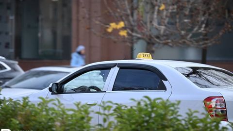 Ўзбекистонда айрим такси ҳайдовчилари солиқ юкидан норози экани тўғрисидаги хабарларга расмий муносабат берилди