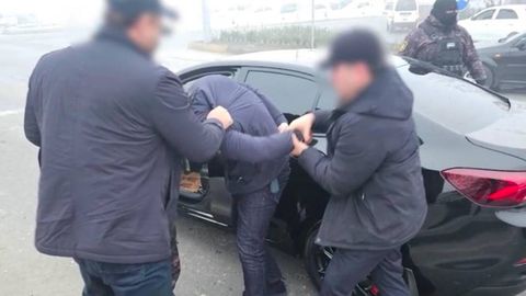 Andijonda fuqarolarga qurol bilan tahdid qilib, pul olgan jinoiy guruh a’zolari ushlandi