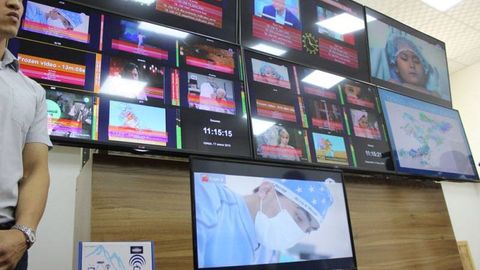 Қирғизистон телеканалларига рус тилидаги кўрсатувларни эфир вақтининг 40 фоизидан оширмаслик буюрилди