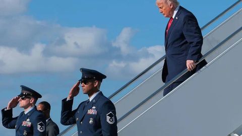 Трамп Гренландияни қўшиб олишга қарши давлатларга таҳдид қилди (видео)