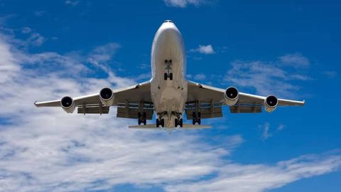 АҚШ авиакомпанияларни икки Америка қитъаси узра ҳарбий ҳаракатлар хавфидан огоҳлантирди