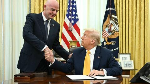 FIFA амалдорлари Дональд Трампга “Тинчлик мукофоти” топширилишидан норози бўлган — The Guardian