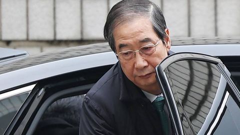 Жанубий Корея собиқ бош вазири 23 йилга қамалди