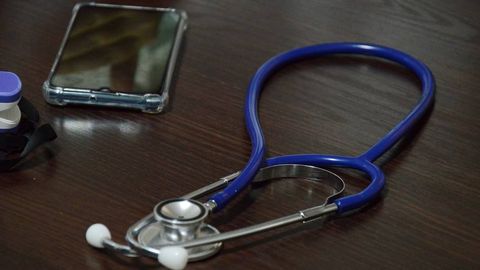 Қашқадарёда бемор аёлга шилқимлик қилган шифокор ишдан олинди