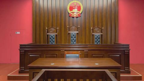 Хитойлик аёл марҳум эрининг маъшуқасидан совға қилинган 2 млн долларни суд орқали қайтариб олди