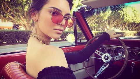 Tezlik, hashamat va obro‘: jahon yulduzlarining qimmatbaho avtomobillari (foto, video)