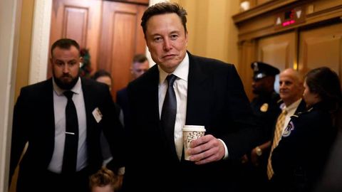 Илон Маск сиёсий фаолиятга қайтмоқда — WSJ