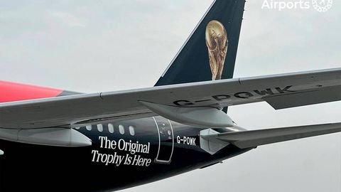 Марко Матерацци доставил в Узбекистан золотой Кубок чемпионата мира FIFA